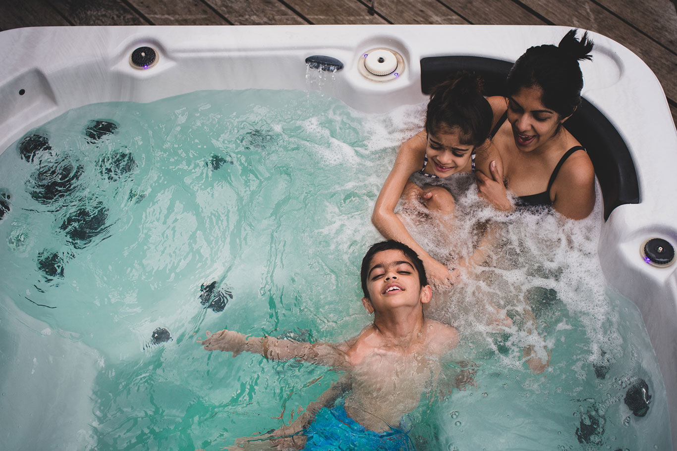 three person hot tubs